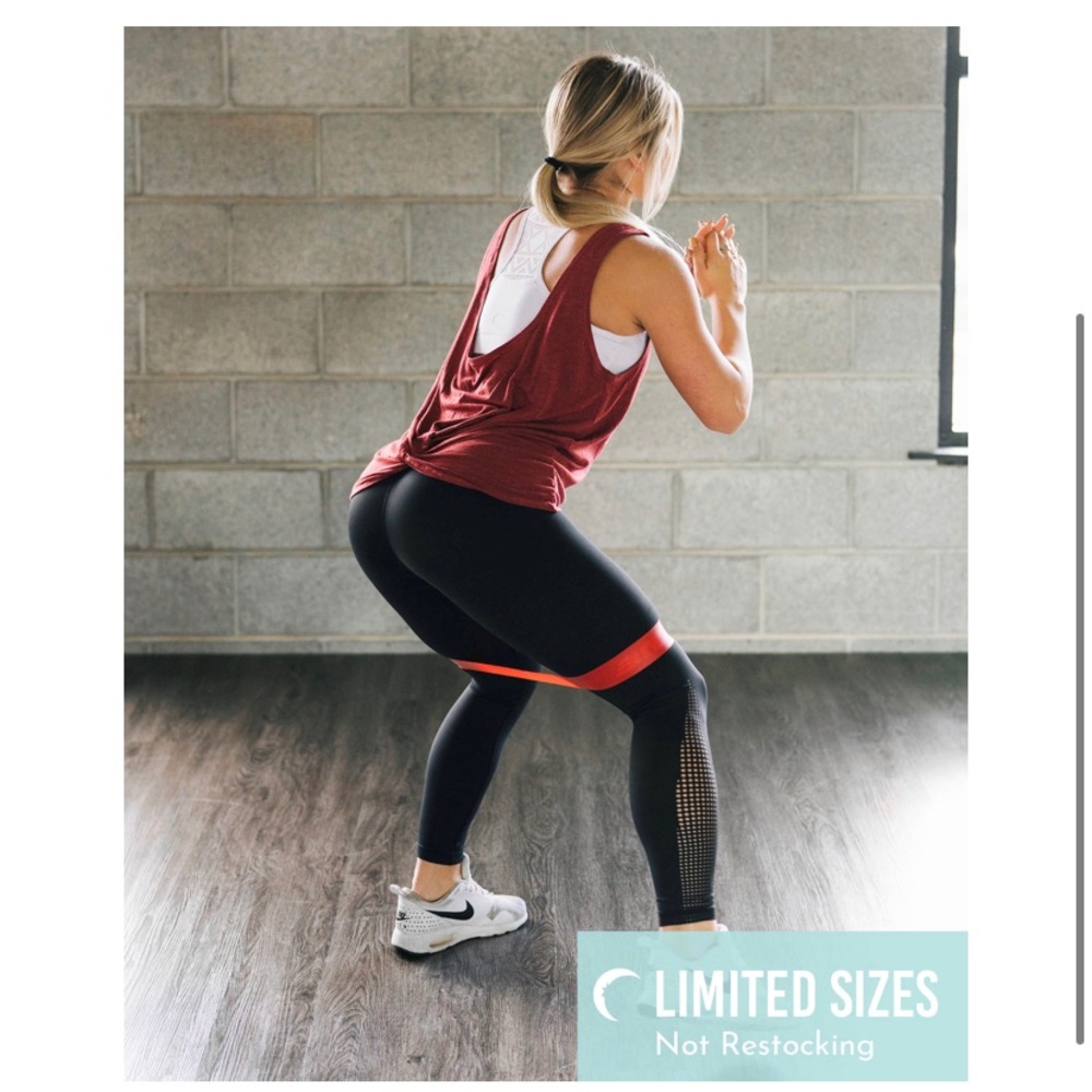 Zyia small maroon swirl tank